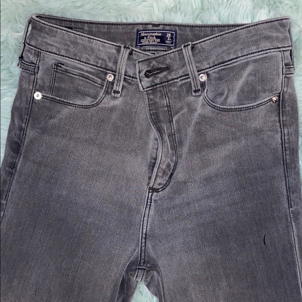 grey skinny jeans